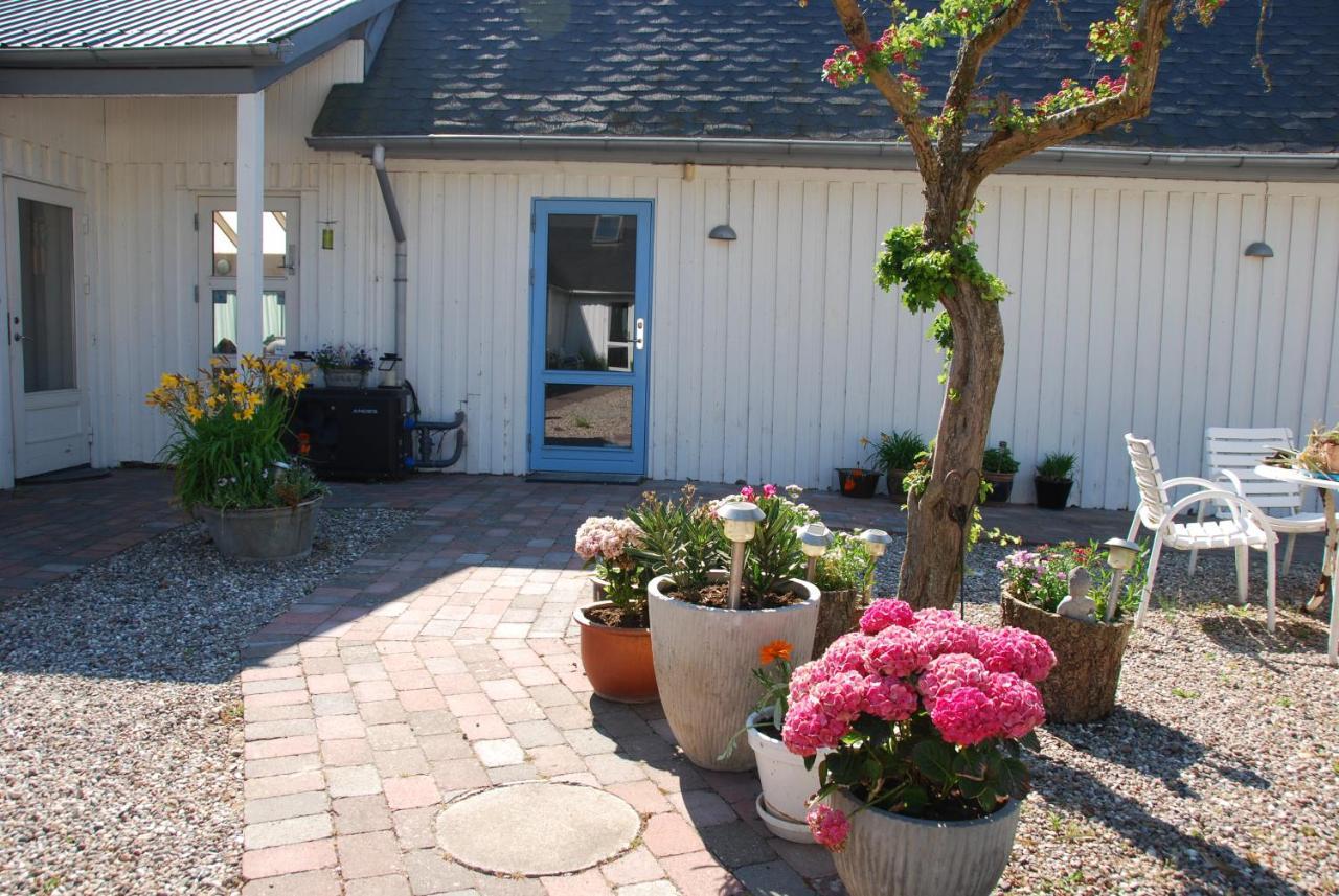 Quistgaarden Bed & Breakfast Spjellerup Exterior photo